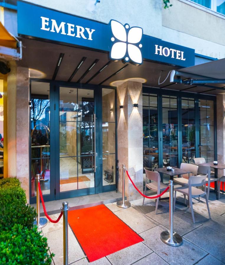 Emery Hotel Приштина Экстерьер фото