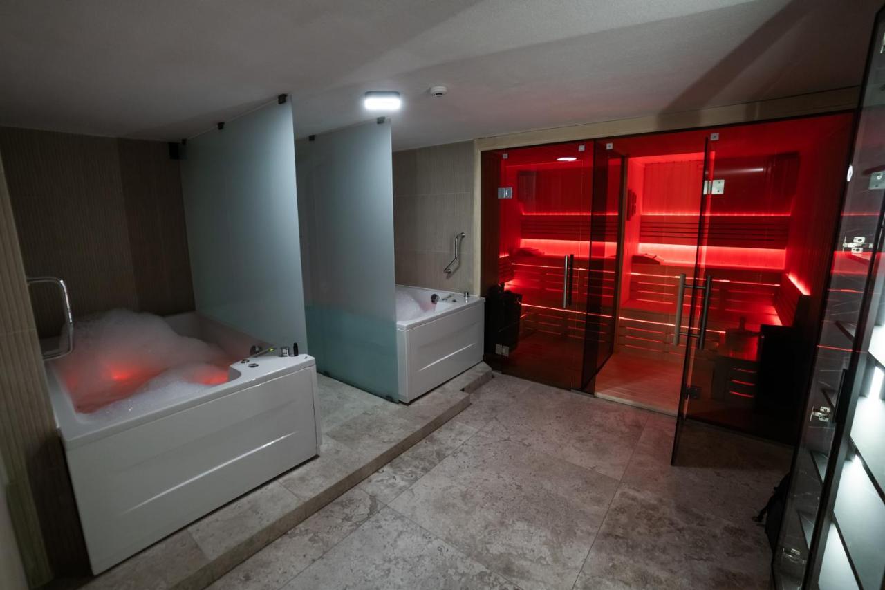 Emery Hotel Приштина Экстерьер фото