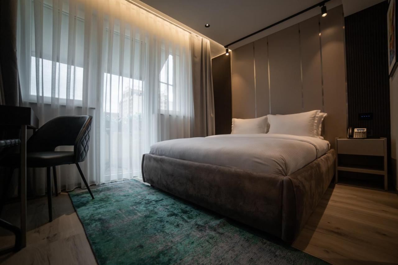 Emery Hotel Приштина Экстерьер фото