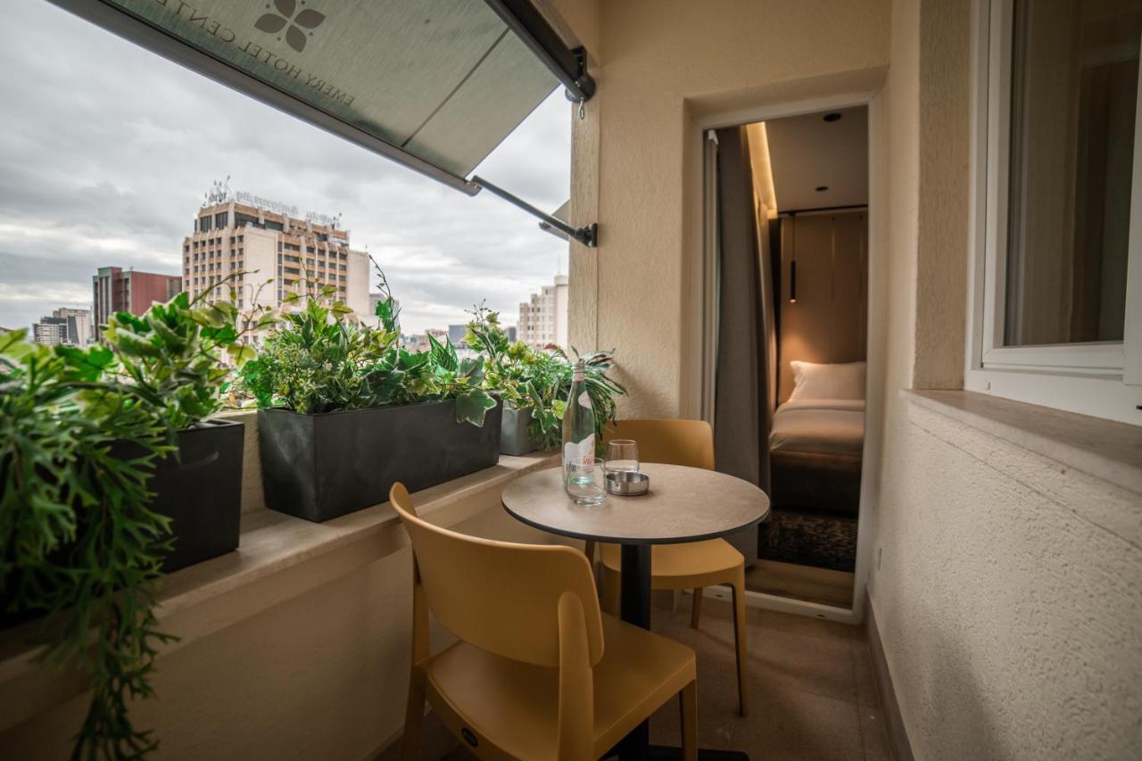 Emery Hotel Приштина Экстерьер фото