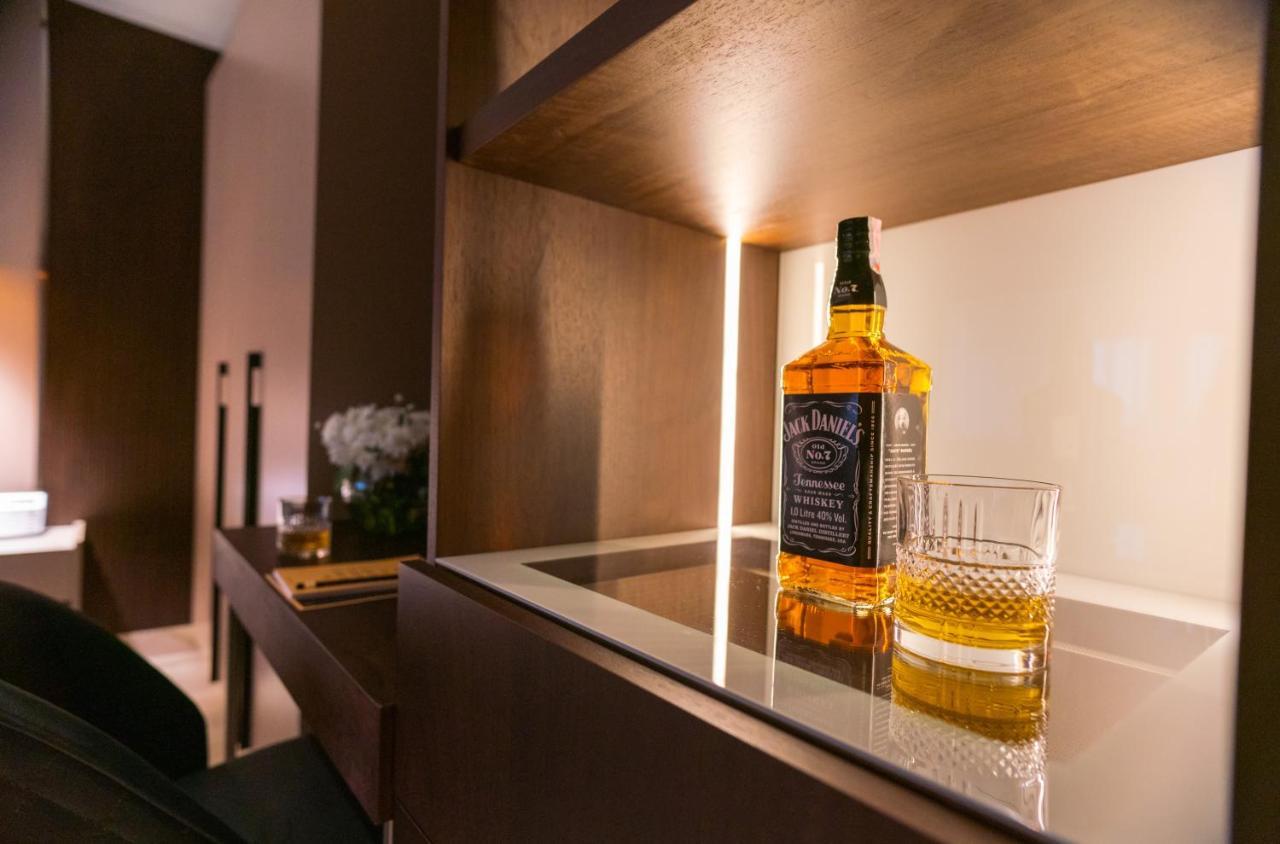 Emery Hotel Приштина Экстерьер фото