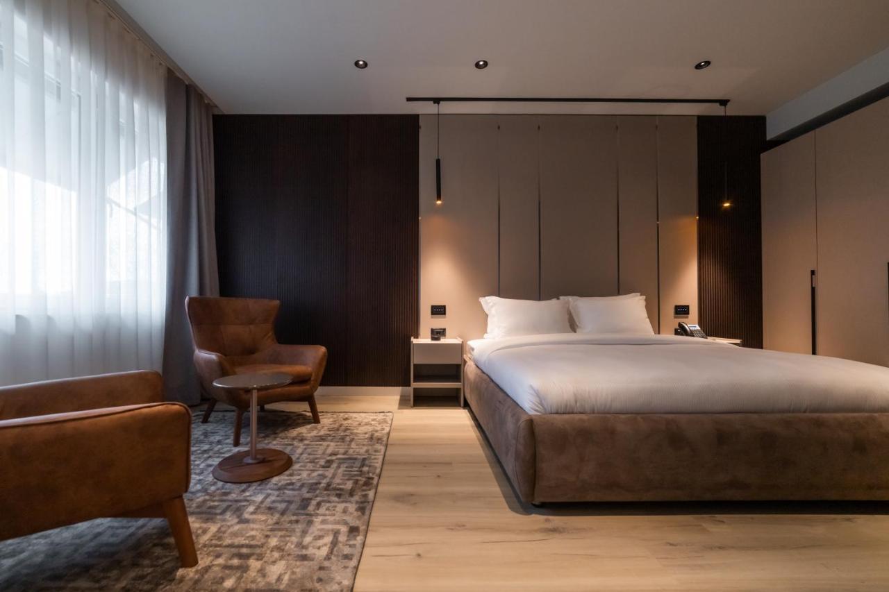 Emery Hotel Приштина Экстерьер фото