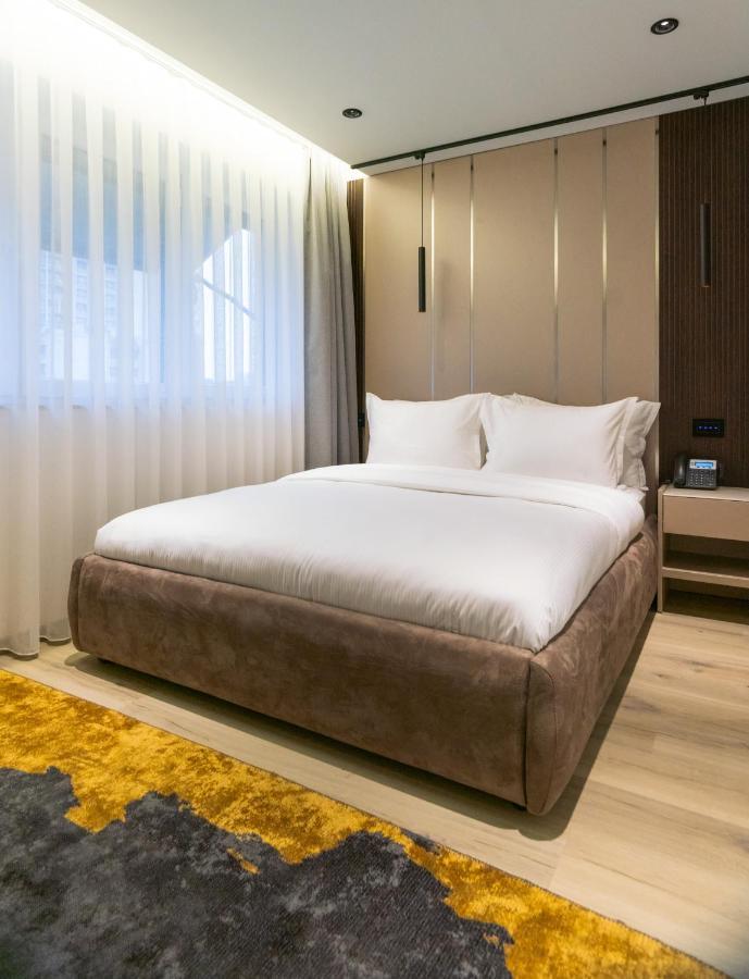 Emery Hotel Приштина Экстерьер фото