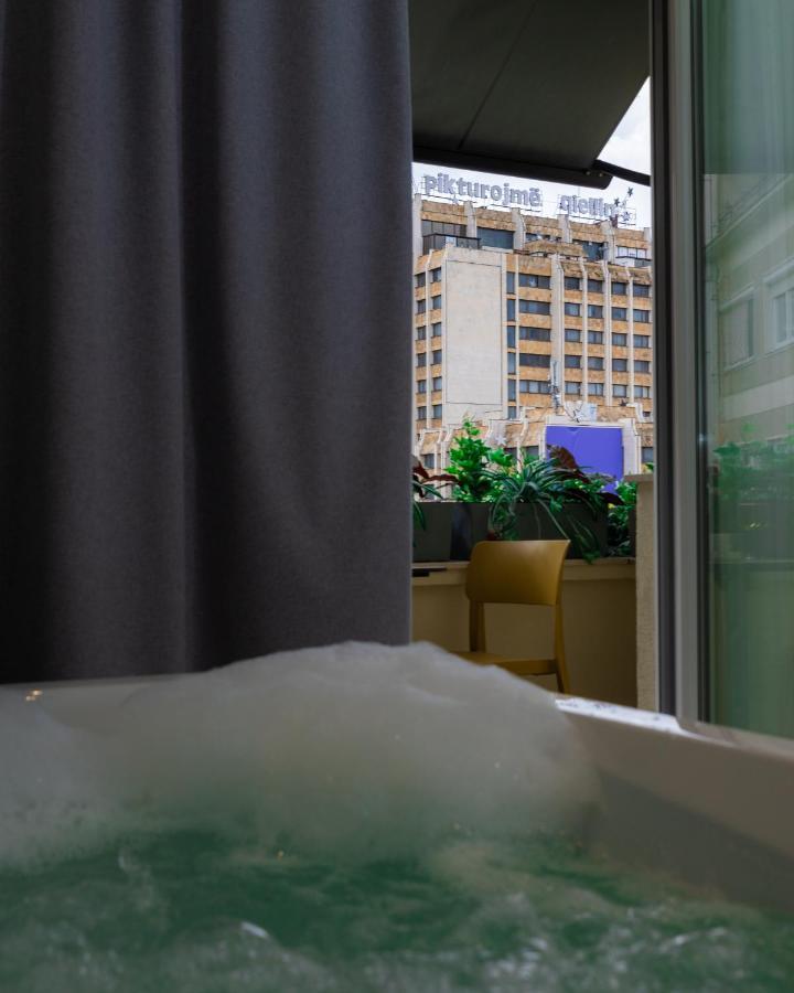 Emery Hotel Приштина Экстерьер фото
