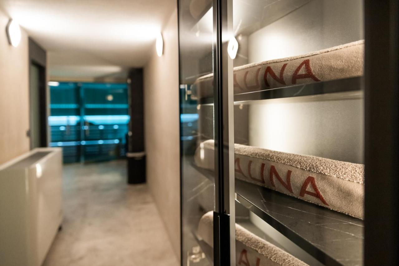 Emery Hotel Приштина Экстерьер фото