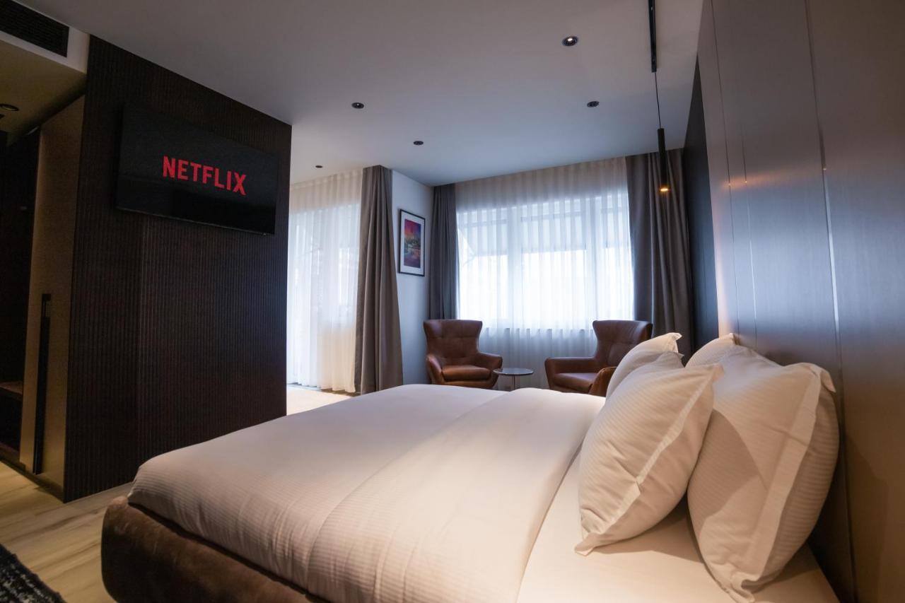 Emery Hotel Приштина Экстерьер фото