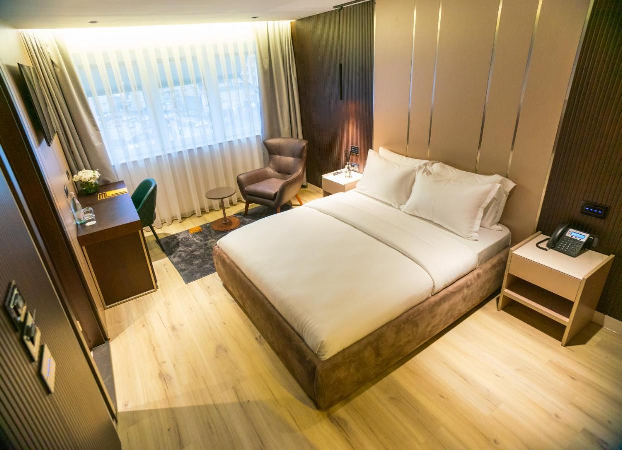Emery Hotel Приштина Экстерьер фото