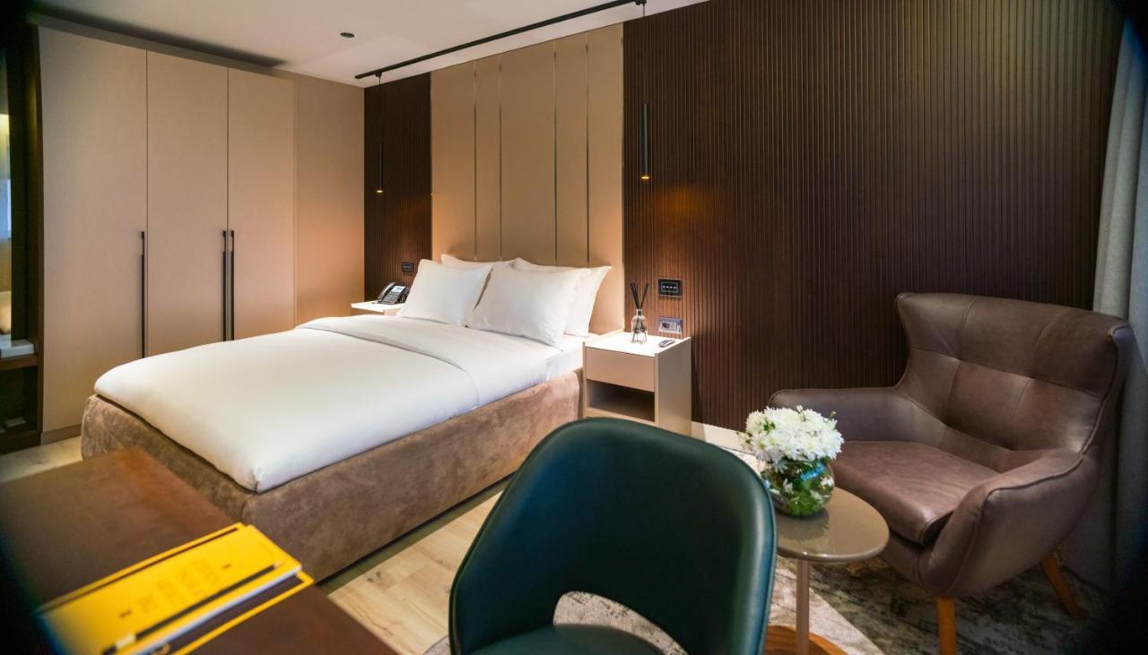 Emery Hotel Приштина Экстерьер фото