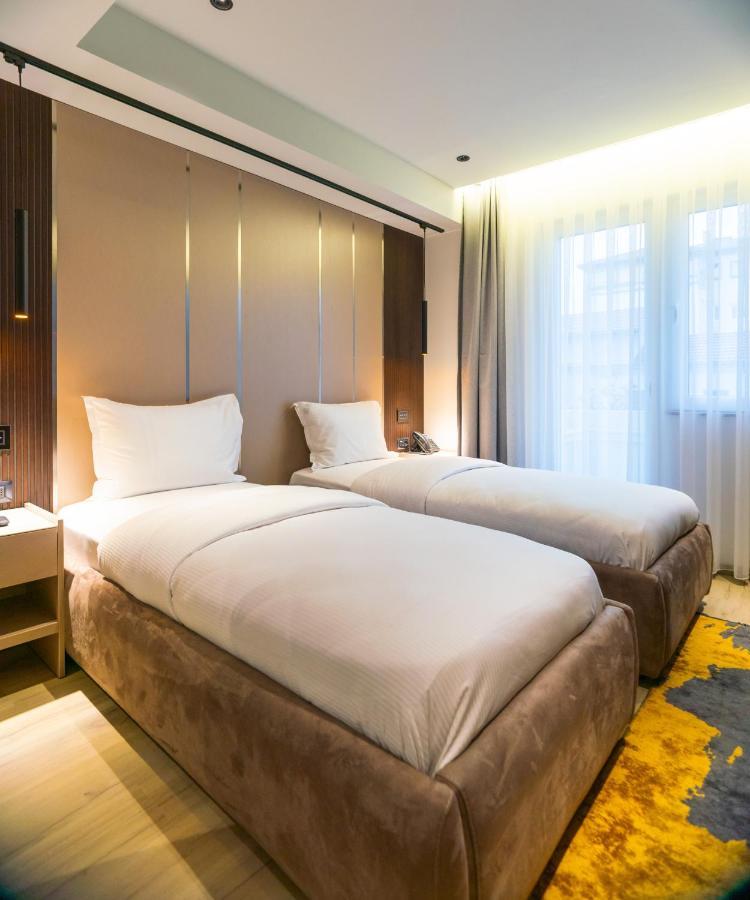 Emery Hotel Приштина Экстерьер фото